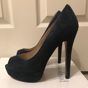 Jessica Simpson peep toe pump size 6 in navy